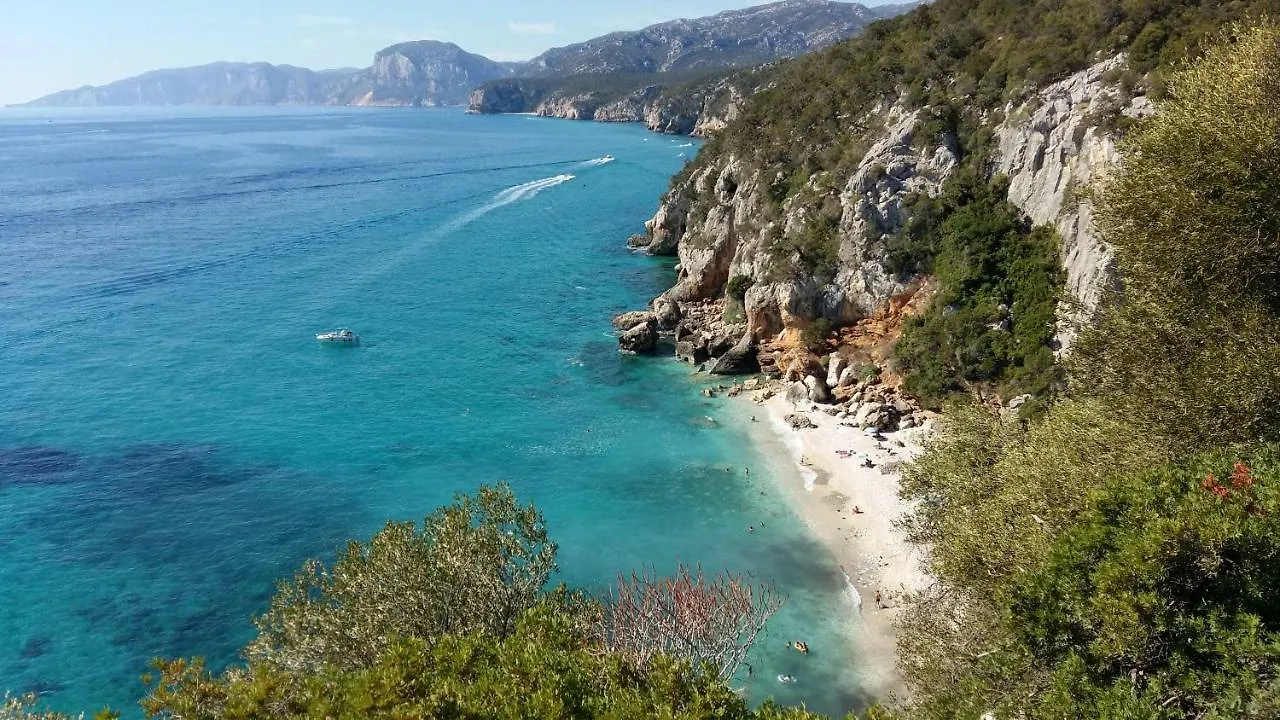 Appartamento Oriente, Luminoso, Spazioso Con 3 Camere Da Letto Cala Gonone 0*,  Italy